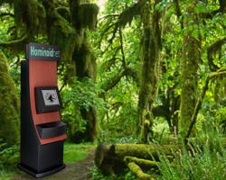 Hominoidnet kiosk in forest